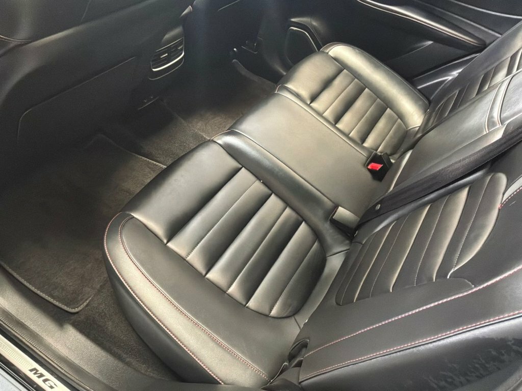 MG HS Hs 1.5 Exclusive Dct 160 Bhp Estate White #12