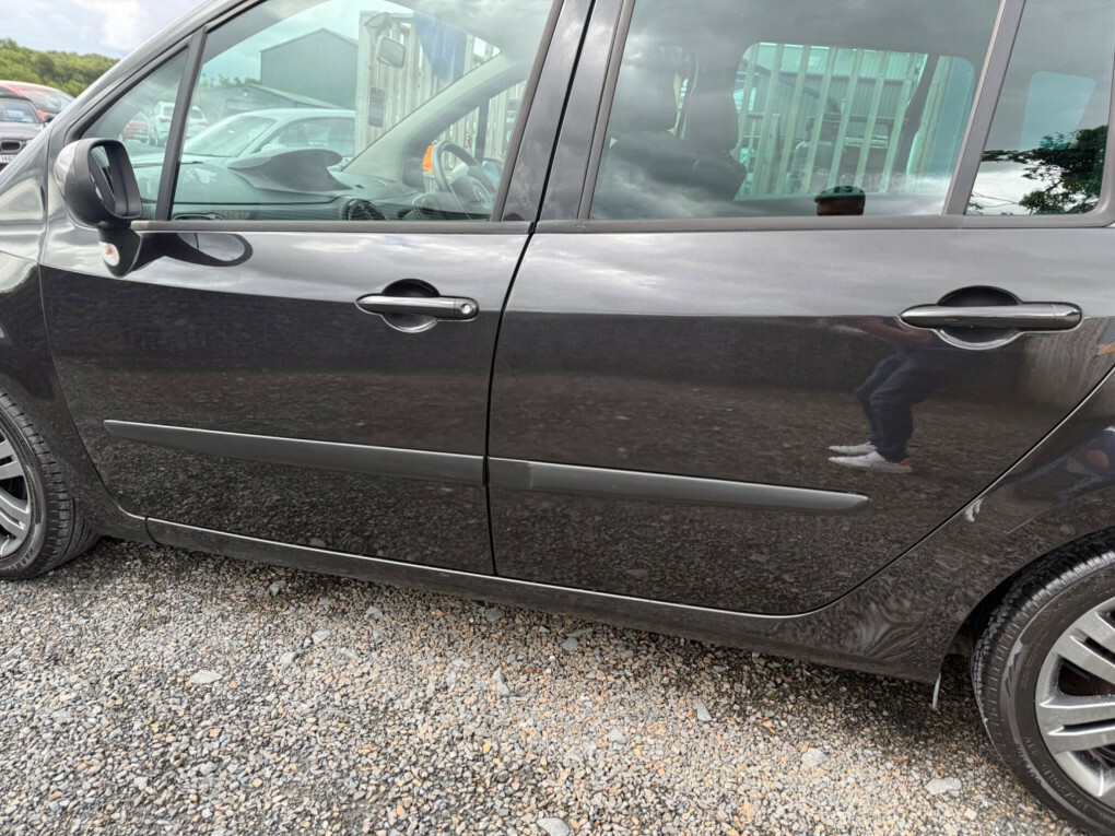 Renault Grand Modus Dynamique Red #24