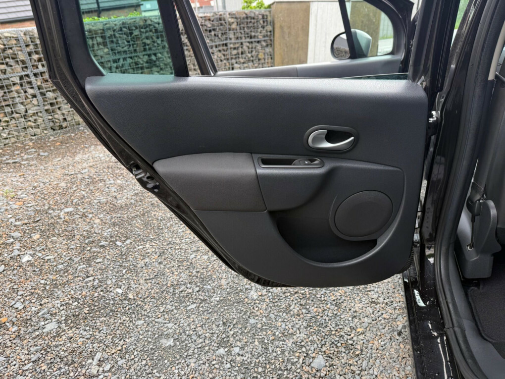 Renault Grand Modus Dynamique Red #62