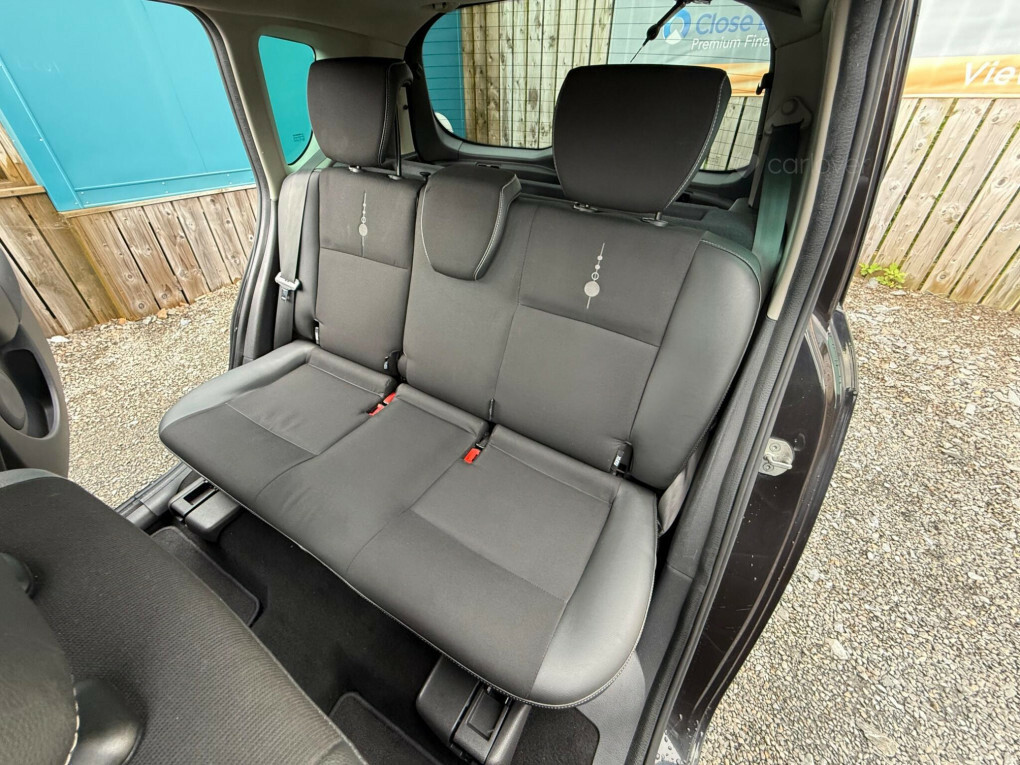 Renault Grand Modus Dynamique Red #64