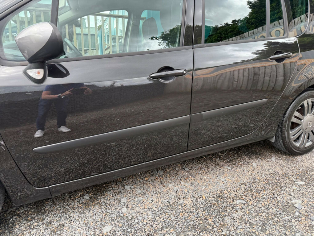 Renault Grand Modus Dynamique Red #31