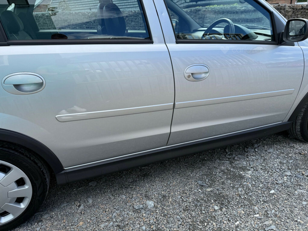 Vauxhall Corsa Hatchback Green #9