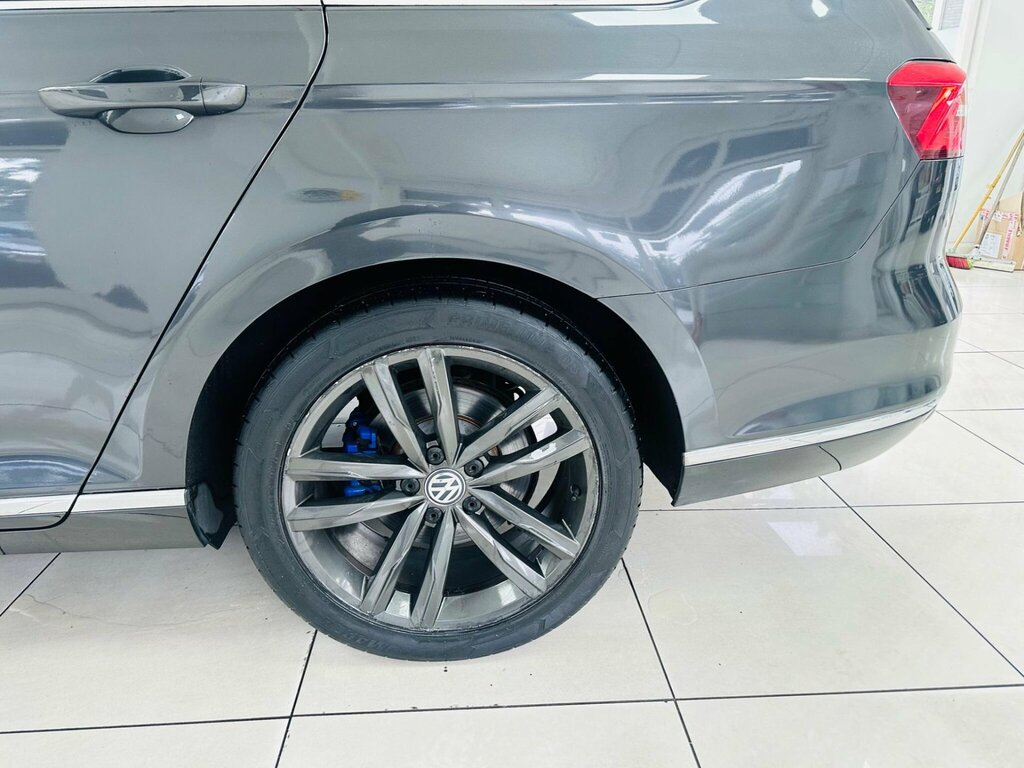 Volkswagen Passat  Silver #12