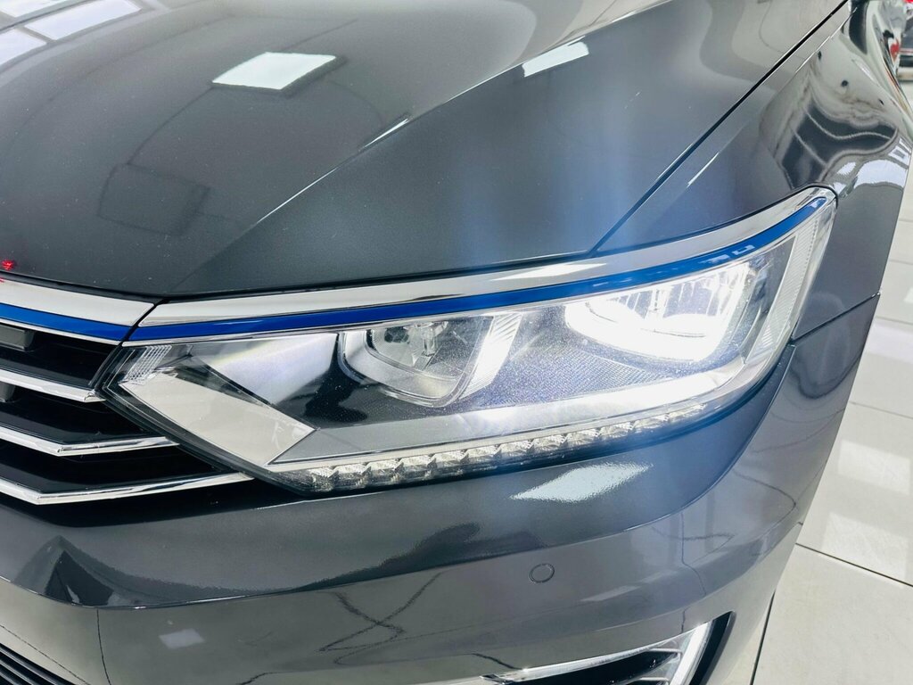 Volkswagen Passat  Silver #39