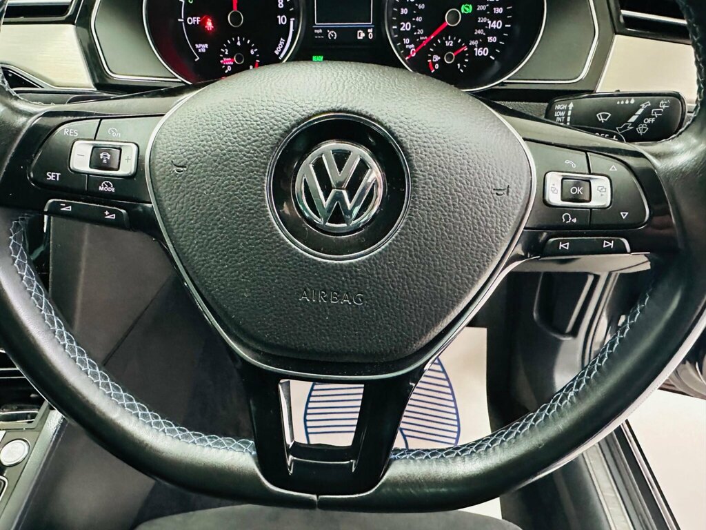 Volkswagen Passat  Silver #33