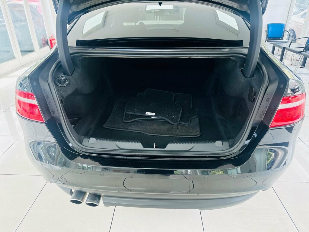 Jaguar XE  Black #38