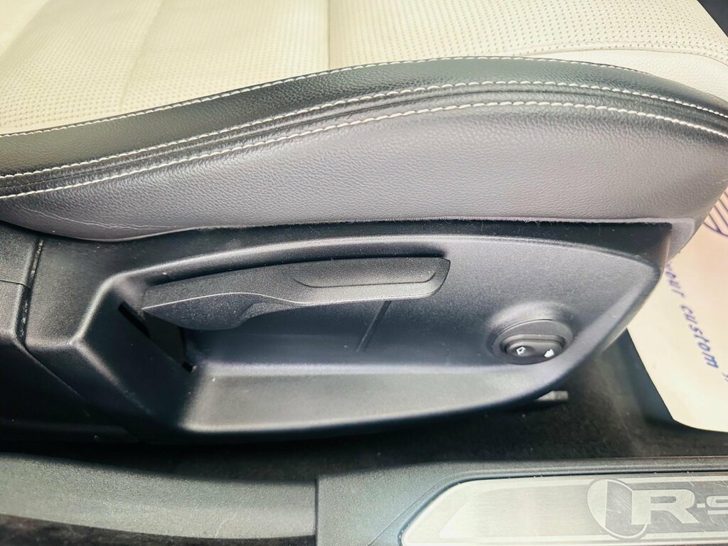 Jaguar XE  Black #42