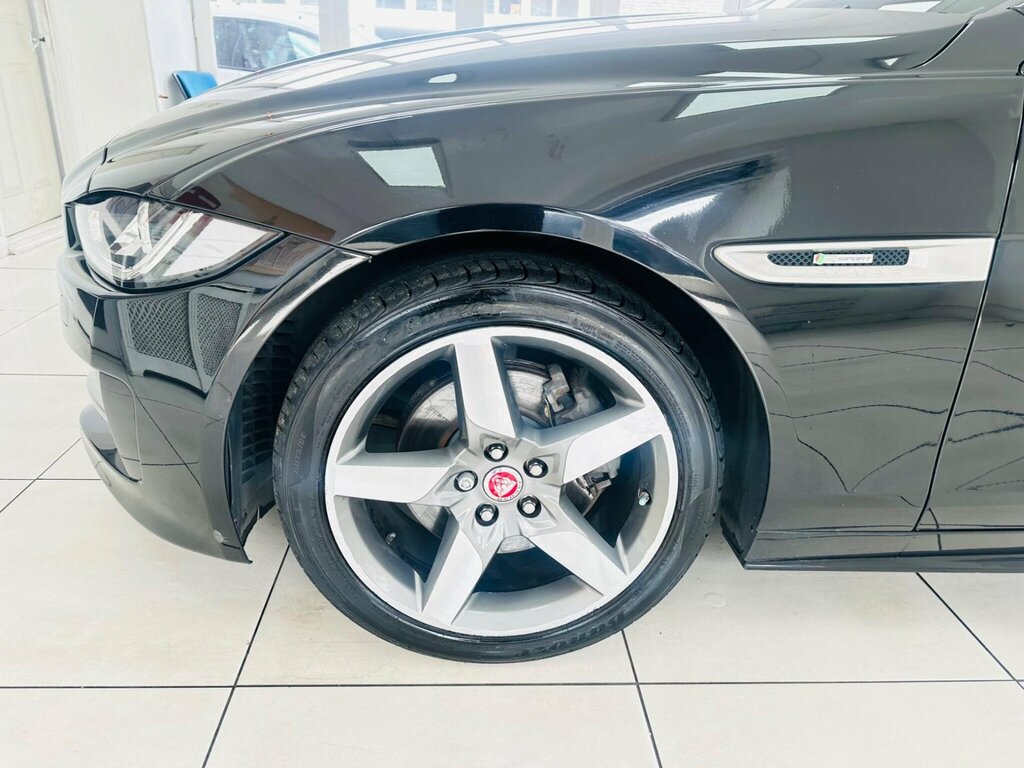 Jaguar XE  Black #10