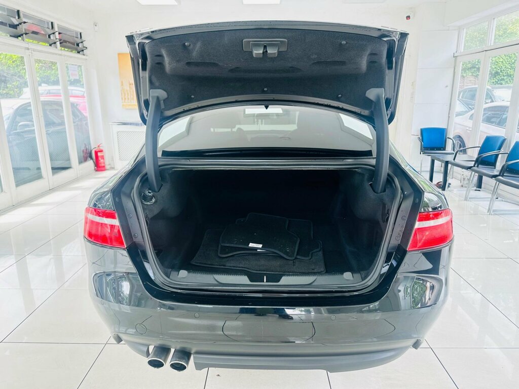 Jaguar XE  Black #7