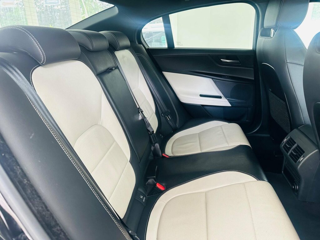 Jaguar XE  Black #33