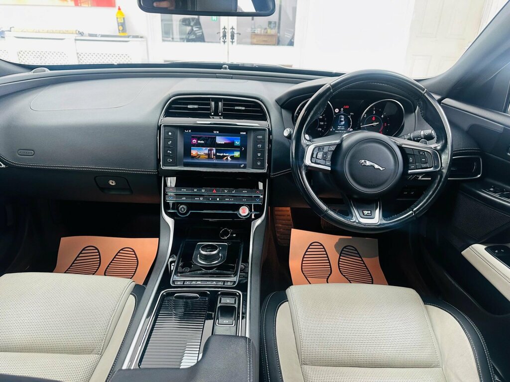 Jaguar XE 2.0D R-sport Euro 6 Ss Black #3