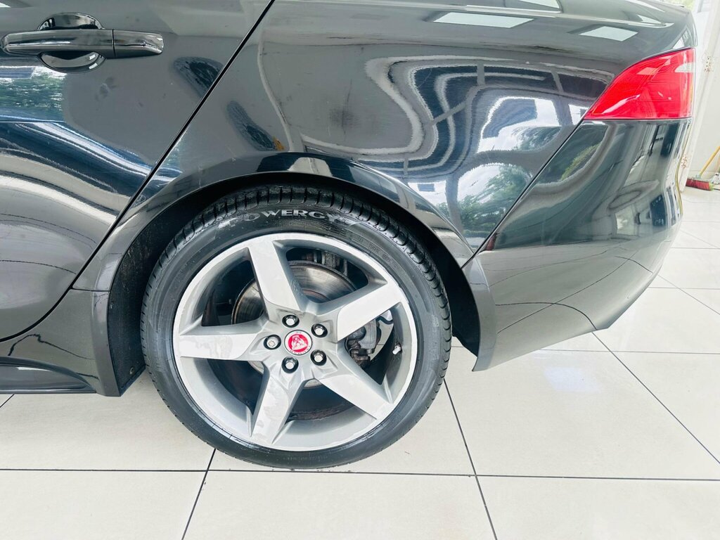 Jaguar XE  Black #11