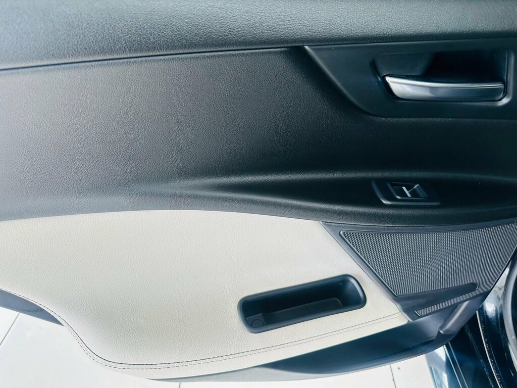Jaguar XE  Black #45