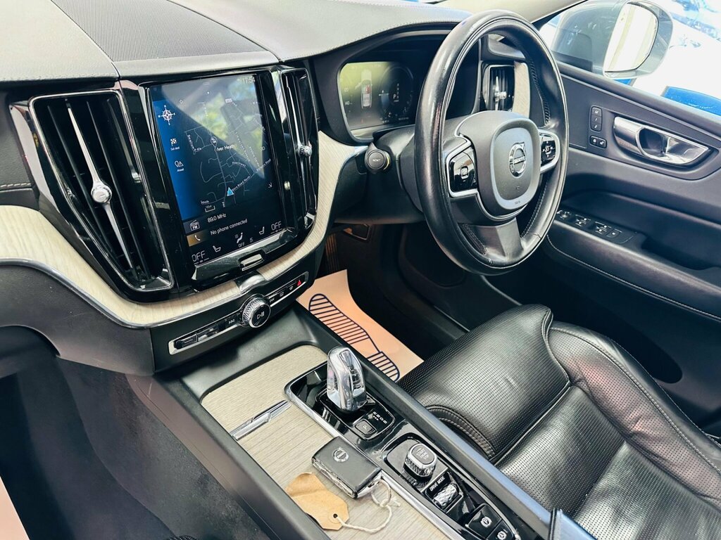 Volvo XC60 D4 R-design Awd Black #41