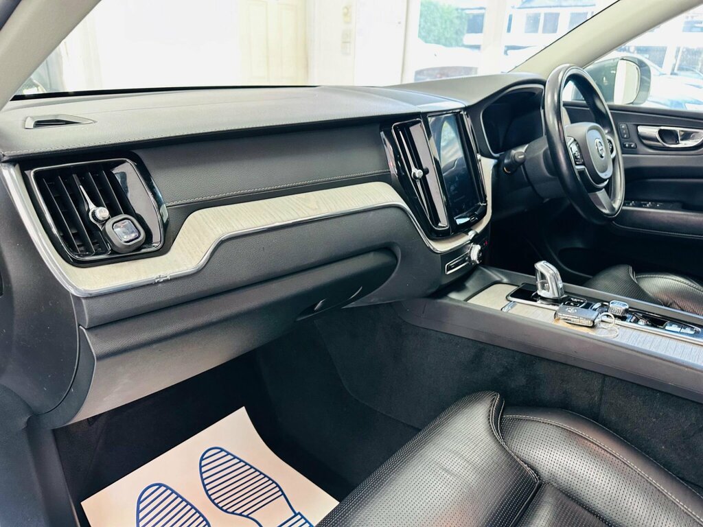 Volvo XC60 D4 R-design Awd Black #26