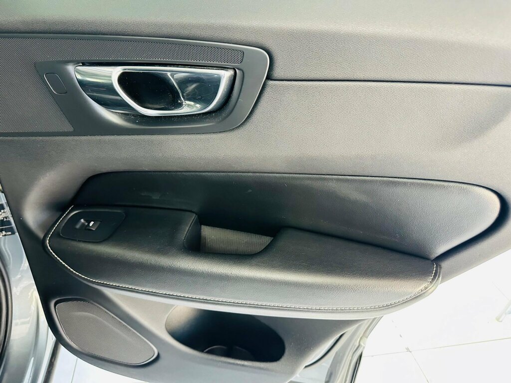 Volvo XC60 D4 R-design Awd Black #30