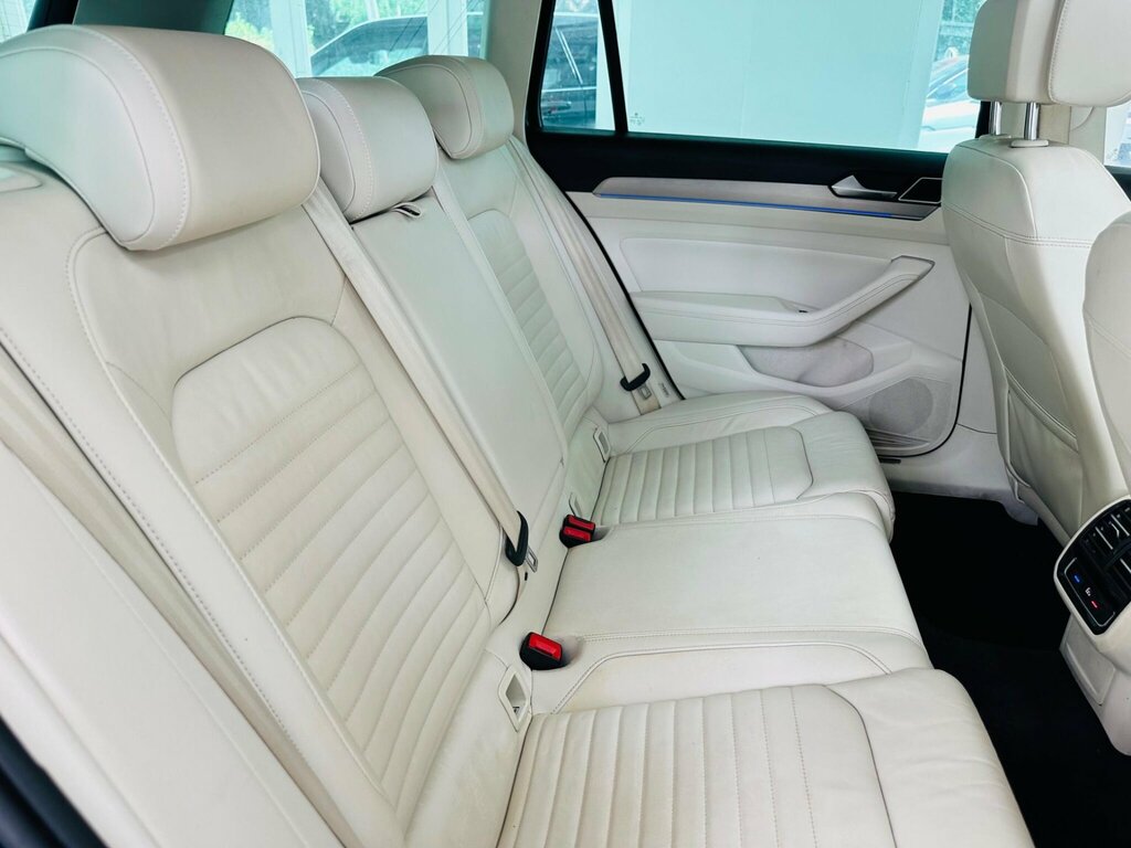 Volkswagen Passat 2017 17 2.0 Black #33