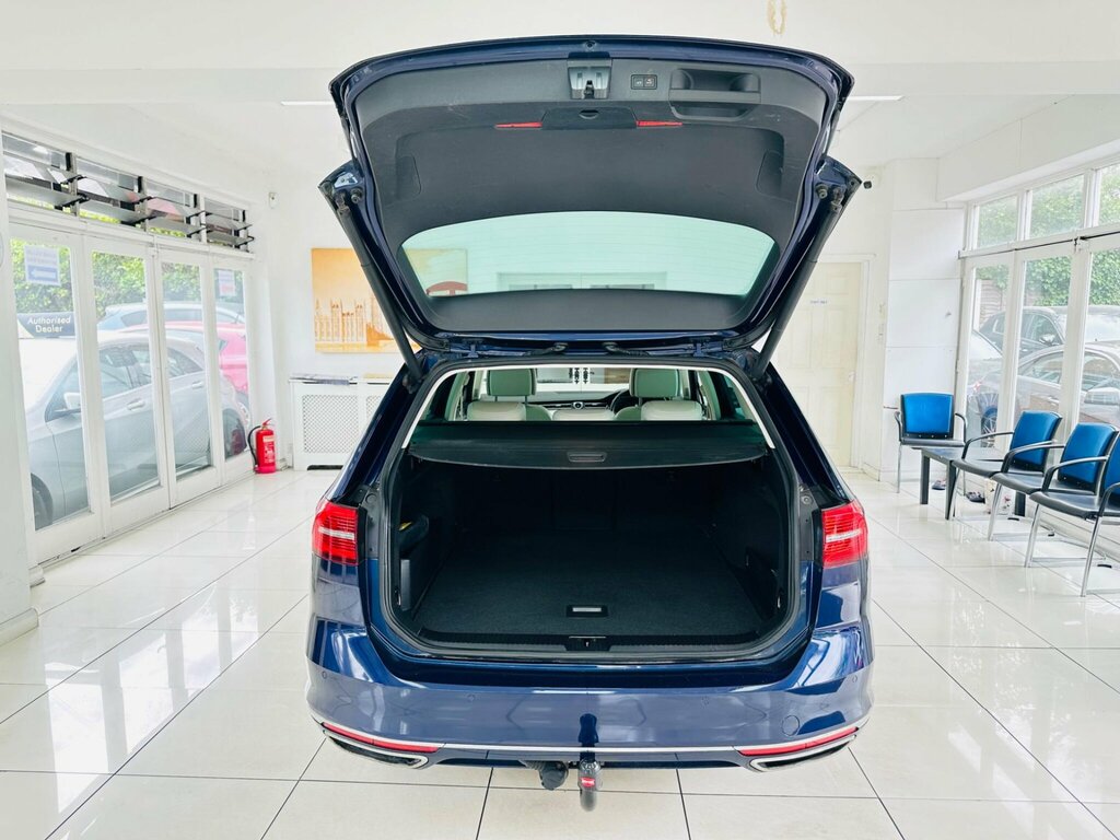 Volkswagen Passat 2017 17 2.0 Black #7