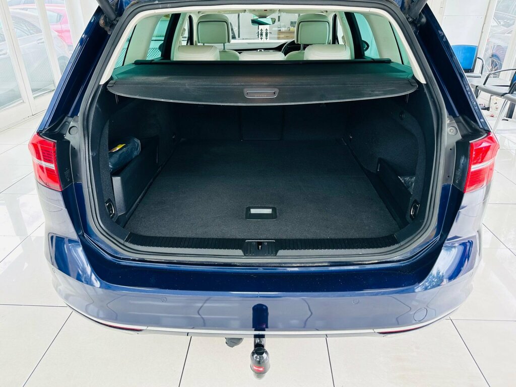 Volkswagen Passat 2017 17 2.0 Black #42