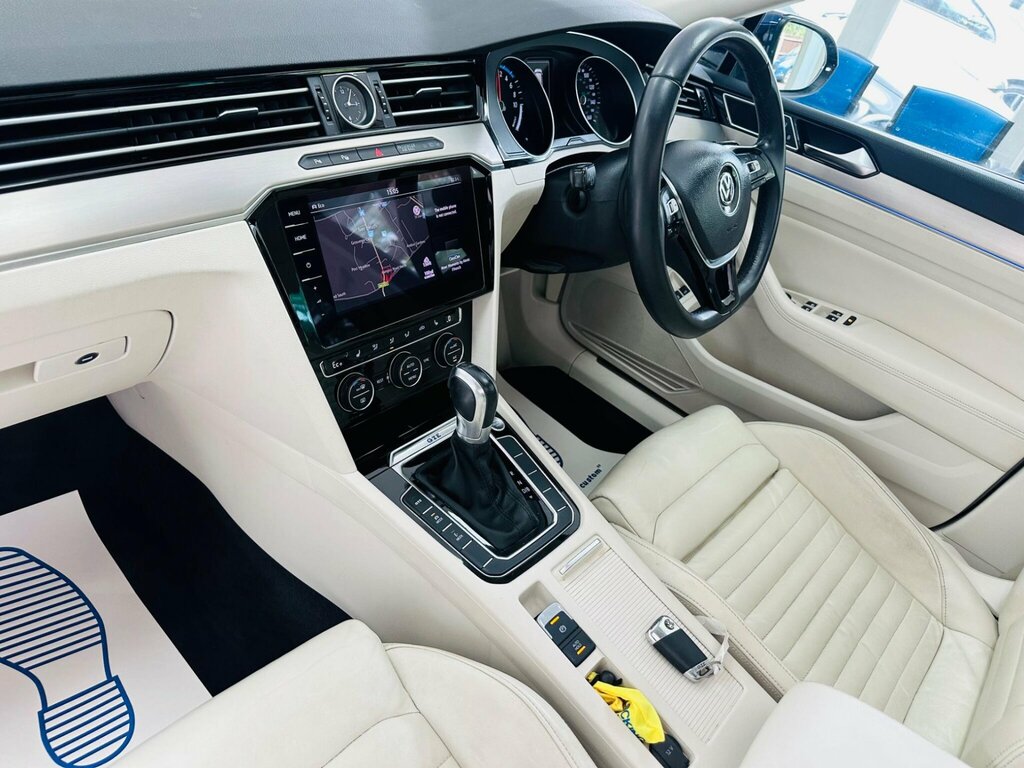 Volkswagen Passat 2017 17 2.0 Black #36