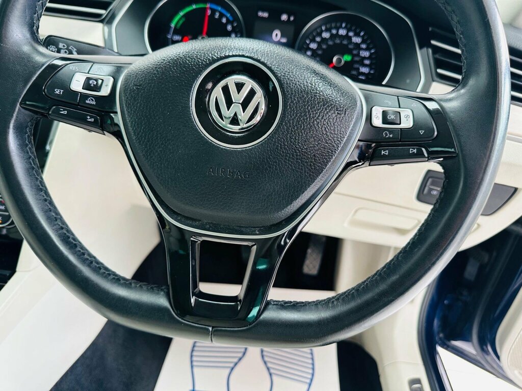 Volkswagen Passat 2017 17 2.0 Black #17