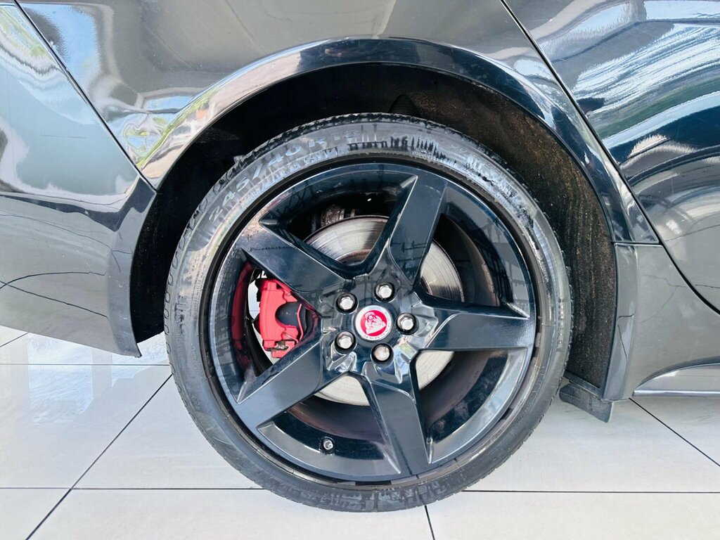 Jaguar XE R-sport Grey #17