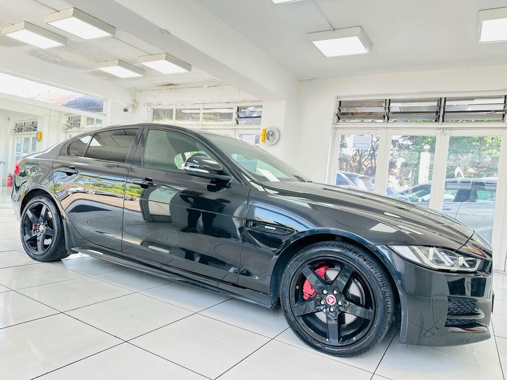 Jaguar XE 2.0D R-sport Awd Euro 6 Ss Black #2