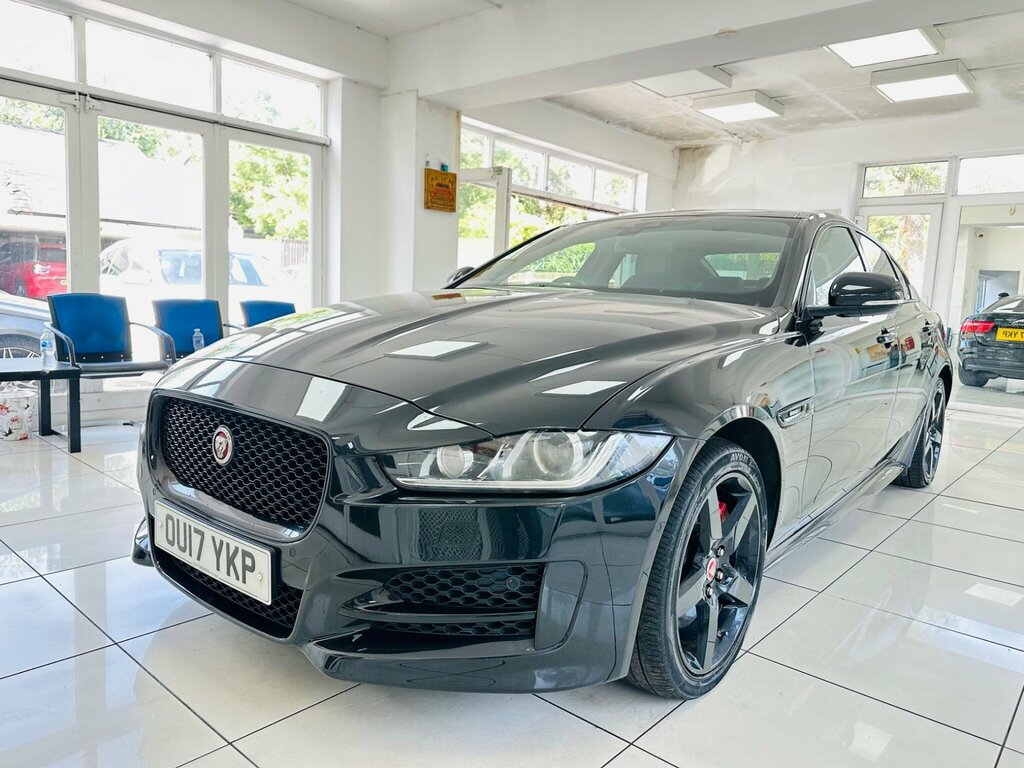 Jaguar XE 2.0D R-sport Awd Euro 6 Ss Black #4