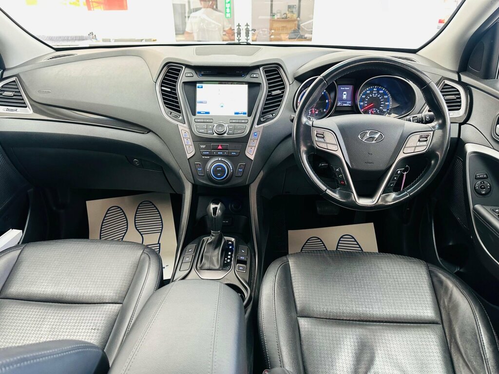 Hyundai Santa Fe 2.2 Crdi Premium 4Wd Euro 5 7 Seat Black #3