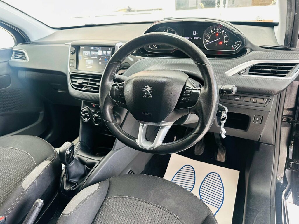 Peugeot 208 Puretech Allure Premium Grey #21