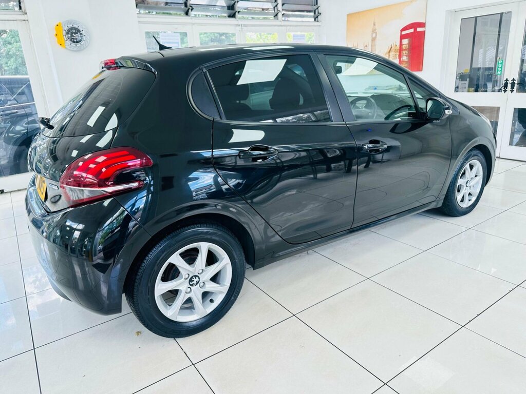 Peugeot 208 Puretech Allure Premium Grey #26