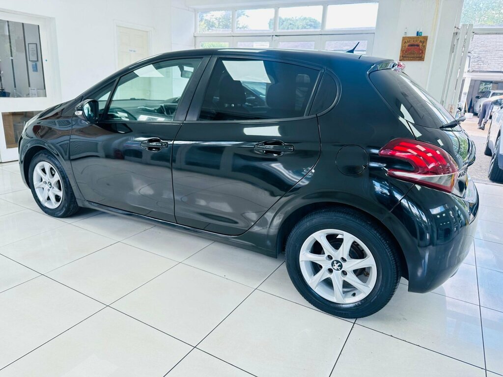 Peugeot 208 Puretech Allure Premium Grey #16
