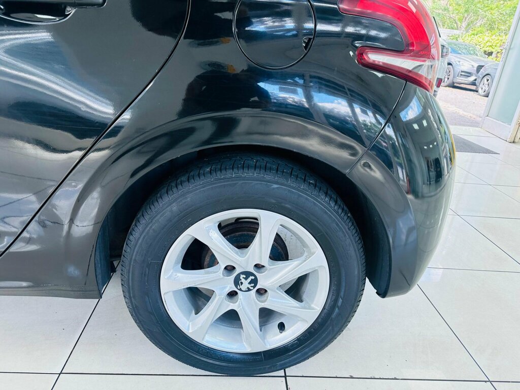 Peugeot 208 Puretech Allure Premium Grey #11