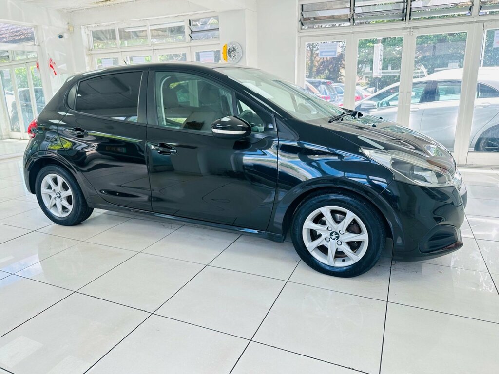 Peugeot 208 Puretech Allure Premium Grey #15