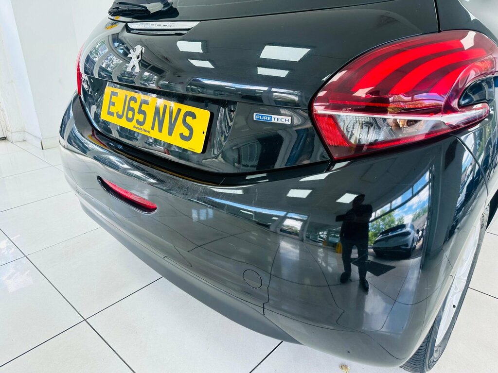 Peugeot 208 Puretech Allure Premium Grey #32