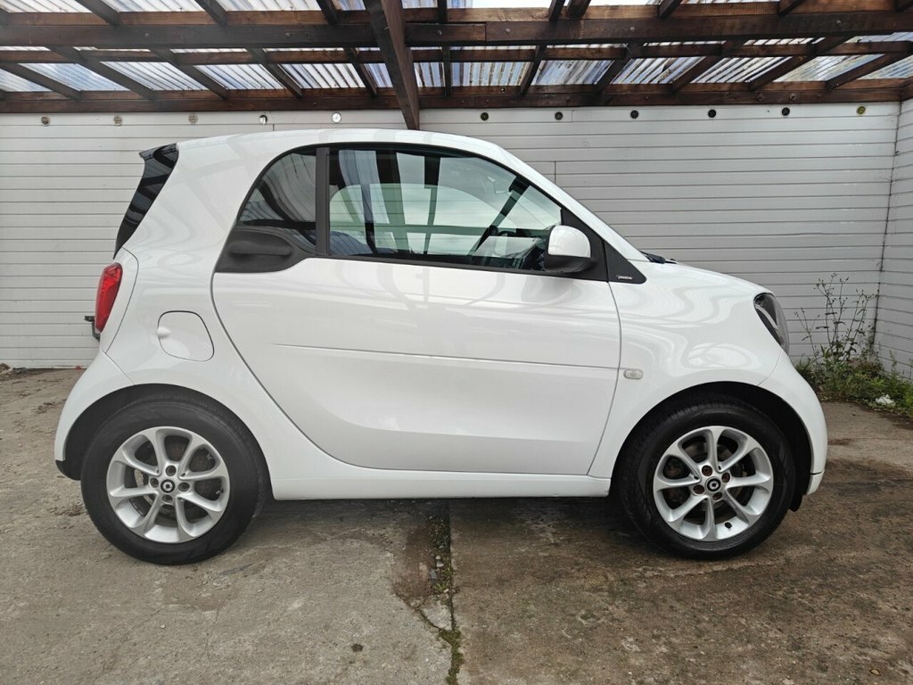 Smart Fortwo Coupe 1L Passion White #2