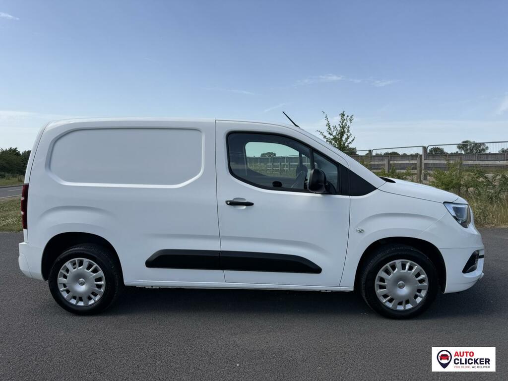Vauxhall Combo Sportive White #4