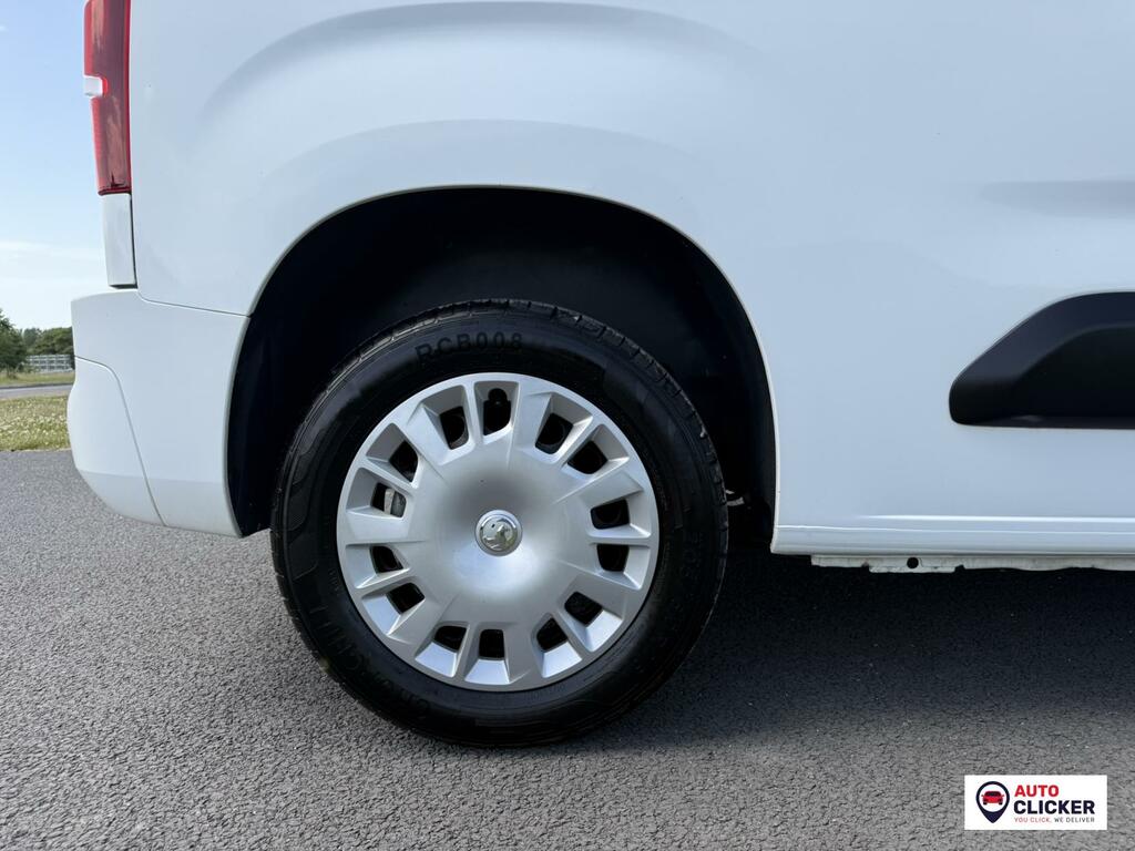 Vauxhall Combo Sportive White #5