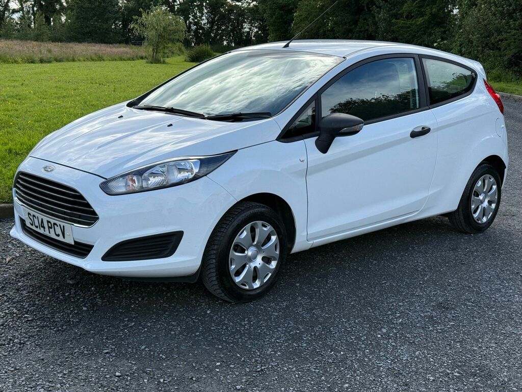 Ford Fiesta Hatchback White #5