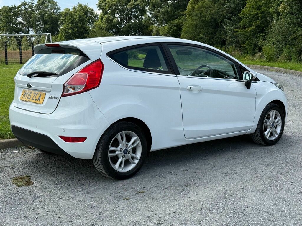 Ford Fiesta 2015 1.25 Zetec Hatchback Euro 5 HY15ZCA White #4