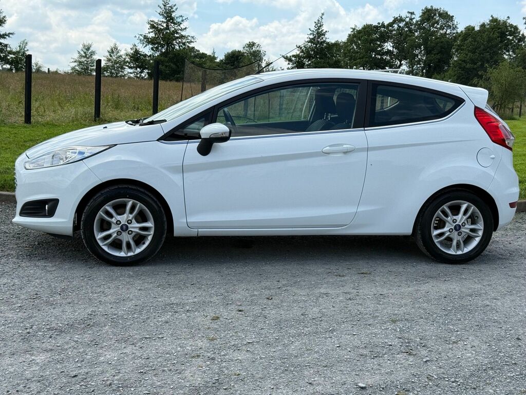 Ford Fiesta 2015 1.25 Zetec Hatchback Euro 5 HY15ZCA White #5