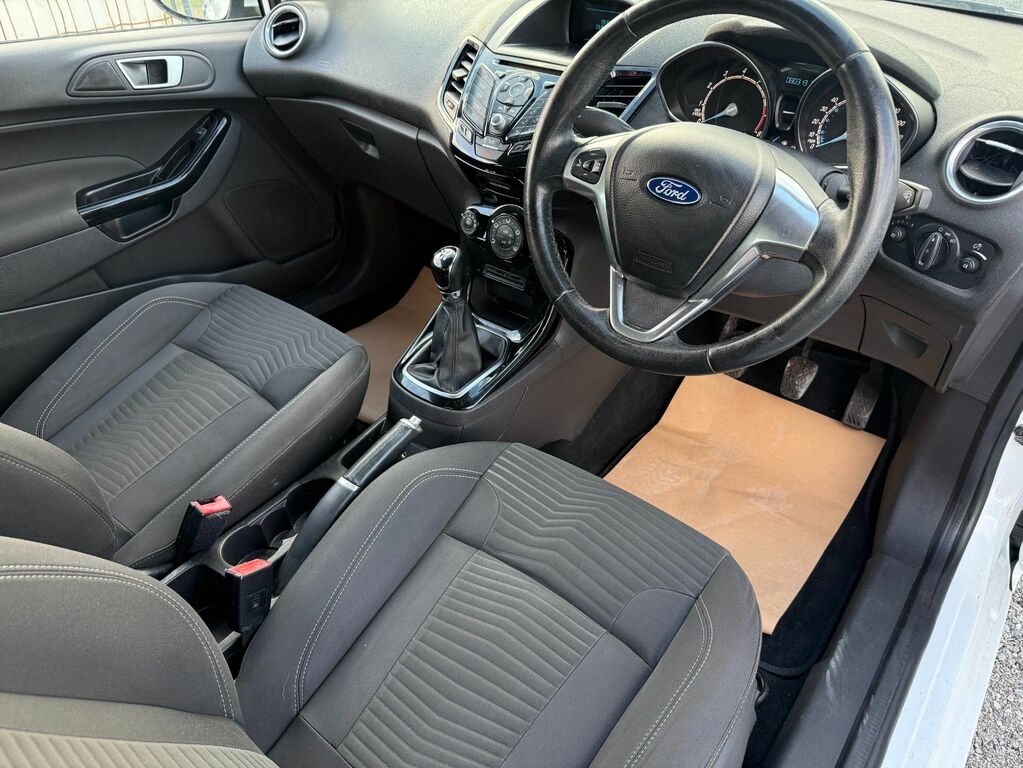 Ford Fiesta 2015 1.25 Zetec Hatchback Euro 5 White