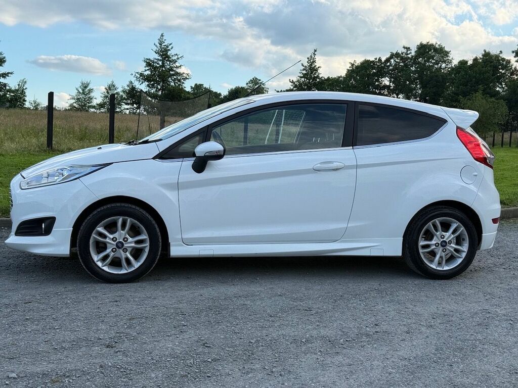 Ford Fiesta 2017 1.25 Zetec Hatchback Euro 6 YC17PYX White #2