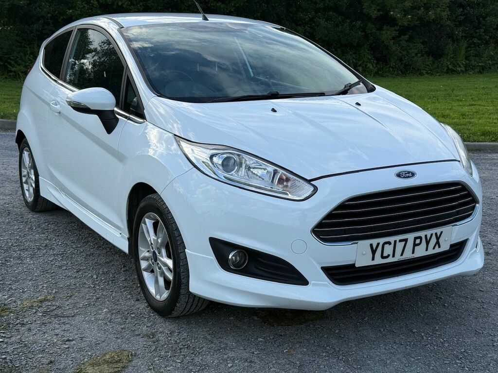 Ford Fiesta 2017 1.25 Zetec Hatchback Euro 6 YC17PYX White #4