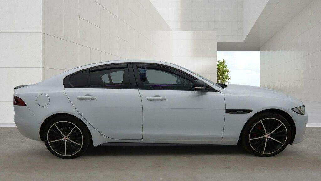 Jaguar XE 2.0D Landmark Awd Euro 6 Ss White #5