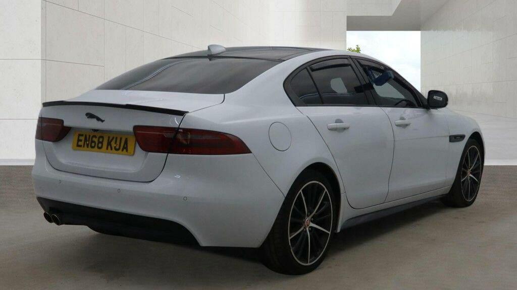 Jaguar XE 2.0D Landmark Awd Euro 6 Ss White #4