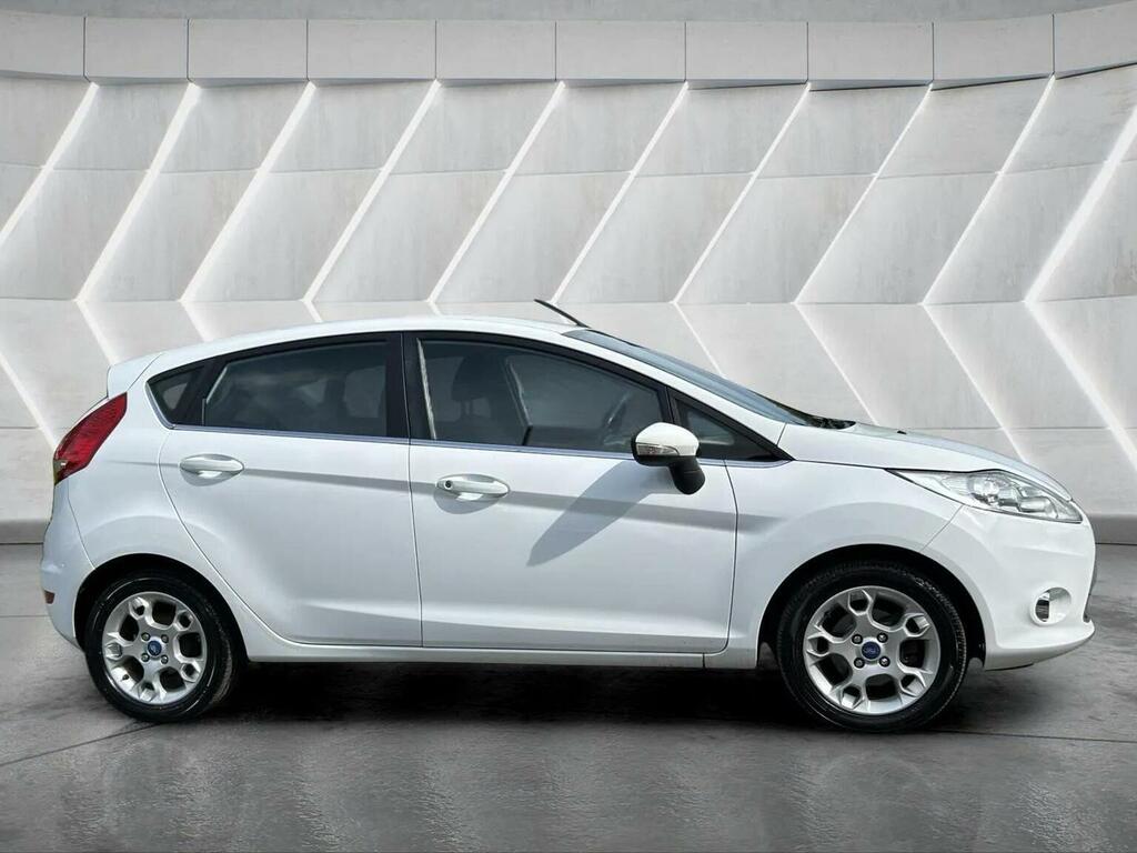 Ford Fiesta Hatchback 1.4 Tdci Dpf Zetec 201212 White #6