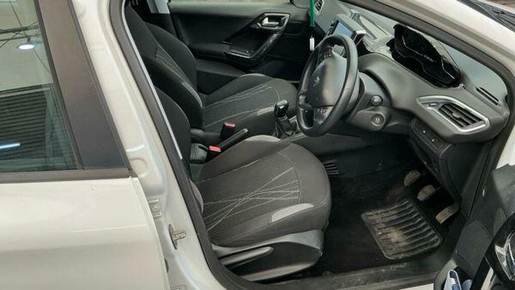 Peugeot 208 1.4 Active Hdi 68 Bhp Blue #10