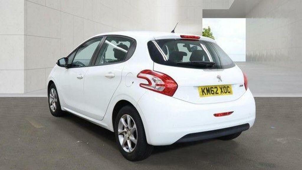 Peugeot 208 1.4 Active Hdi 68 Bhp Blue #14