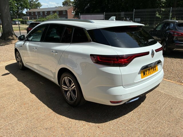 Renault Megane 1.5 Blue Dci Iconic Sport Tourer White #4